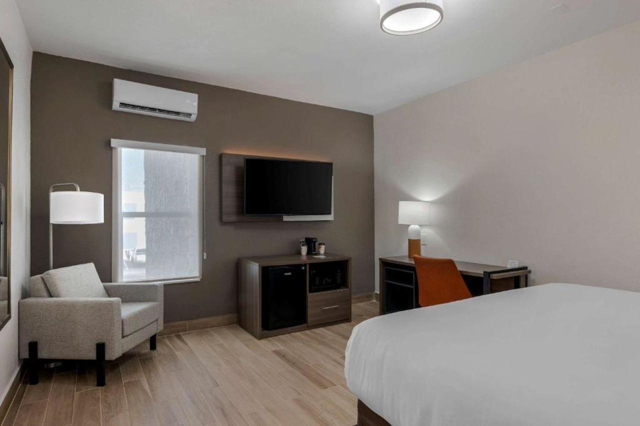 Comfort Inn เซาท์ปาเดรไอส์แลนด์ ภายนอก รูปภาพ